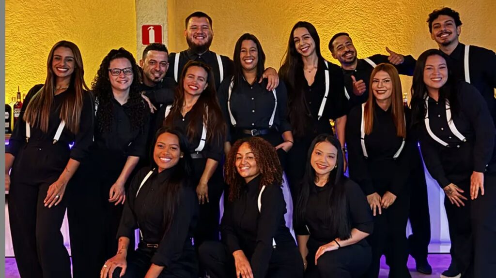 Equipe profissional da Chapa Drinks reunida em evento